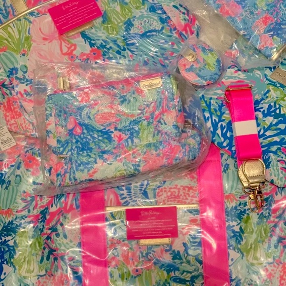 NEW 👀LILLY PULITZER FISHED MY WISH CARRY-ON DUFFLE 6 PC SET BACKPACK & MORE 👀 - Picture 5 of 12